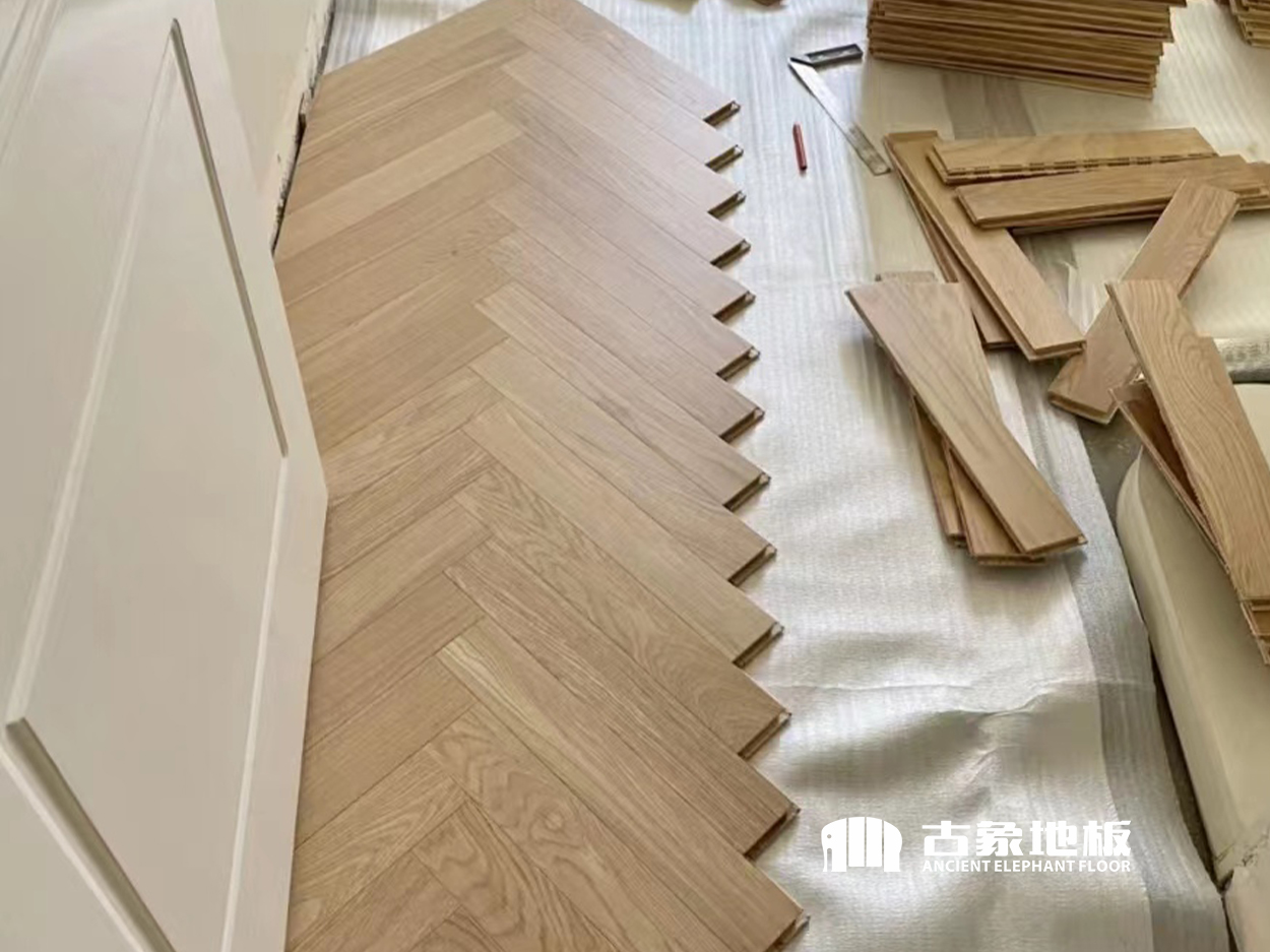 如何做好多層實(shí)木地板安裝時的監(jiān)工工作