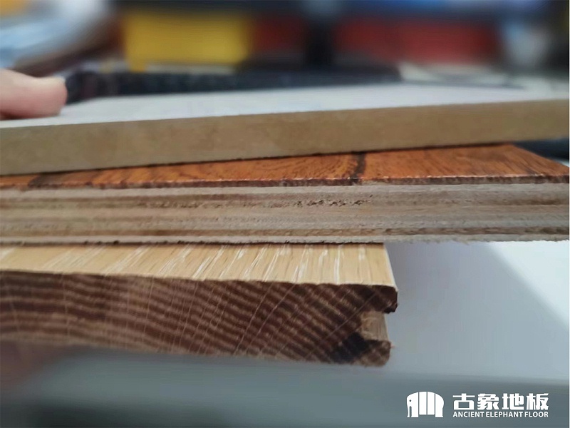 實(shí)木、多層、強(qiáng)化截面對(duì)比